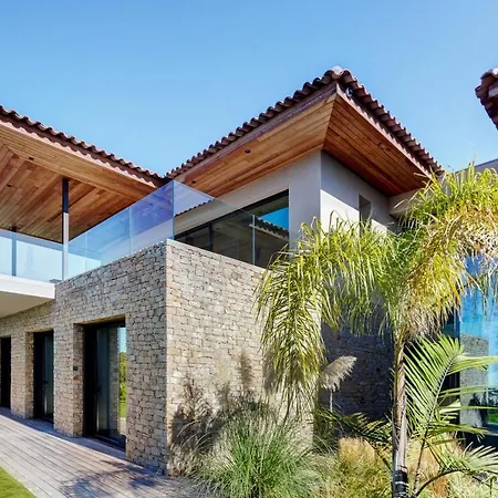 Regard-sur-mer 165m2 4ch Vue Piscine Carqueiranne
